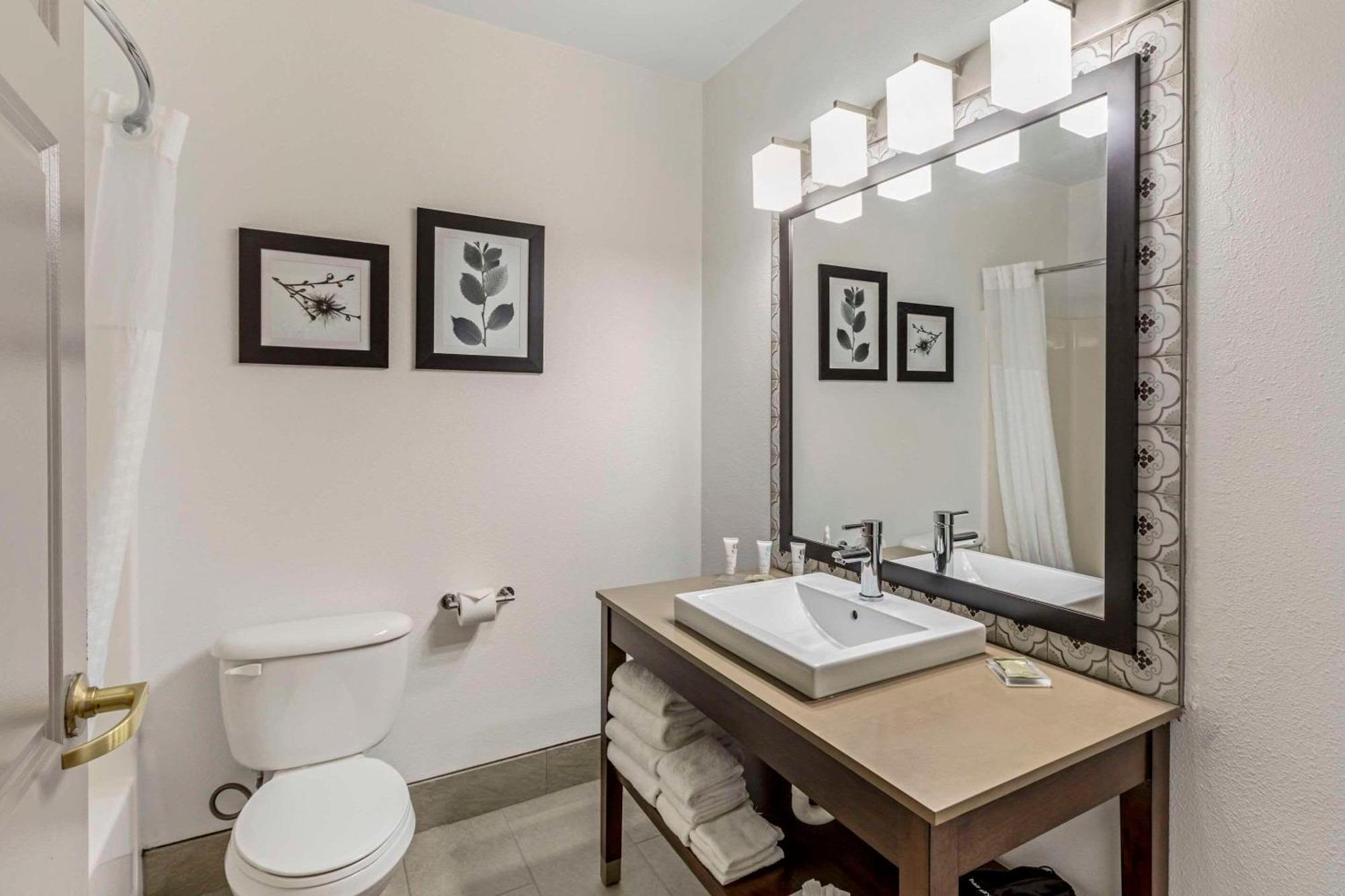 Hotel Country & By Radisson, Elk Grove Village-itasca Elk Grove Village