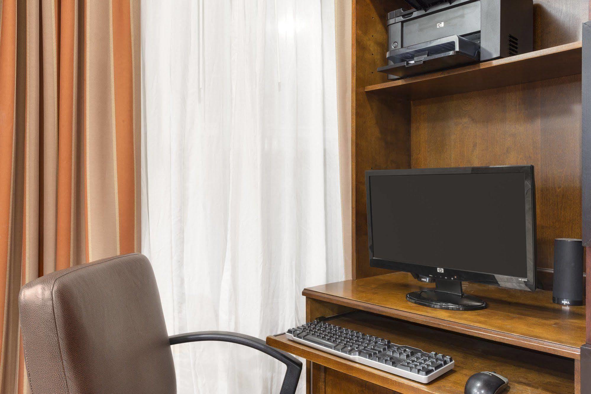 Country & By Radisson, Elk Grove Village-itasca 3* Elk Grove Village